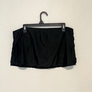 Catalina woman’s bikini bottom size L black lined skirt swimwear summer beach